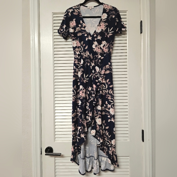 Stella Tweed - FloralShort-Sleeve Asymmetrical Maxi Dress - Picture 1 of 7